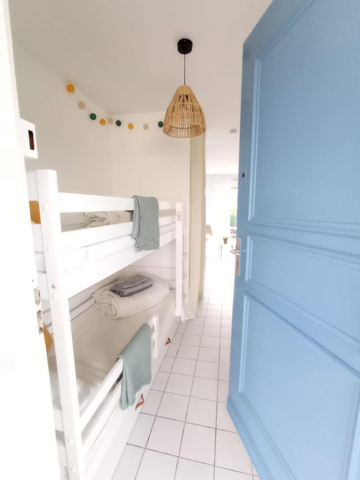 Cocon Moderne, Piscine, Parking, Proche Apartment *