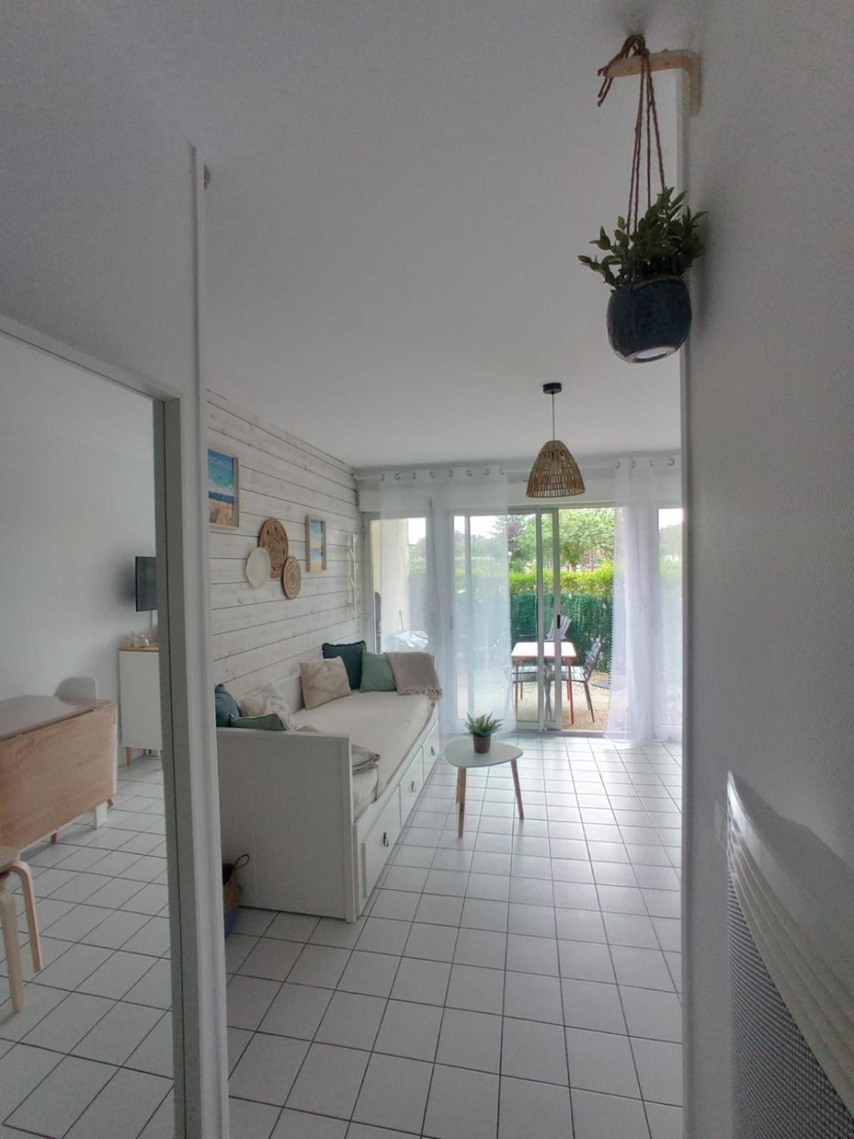 Cocon Moderne, Piscine, Parking, Proche Apartment *